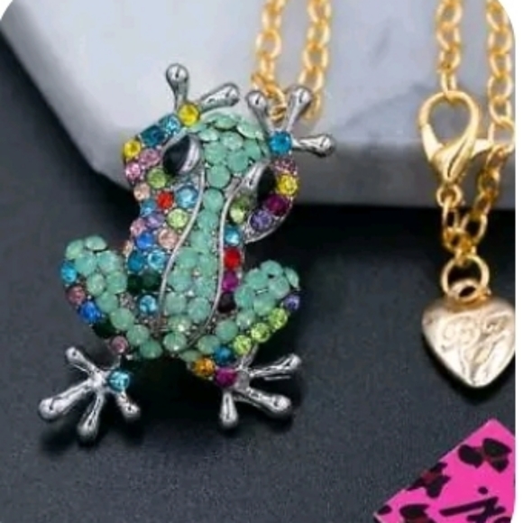 Silver plated multicolor crystal frog necklace/brooch with gold chain - Picture 12 of 16